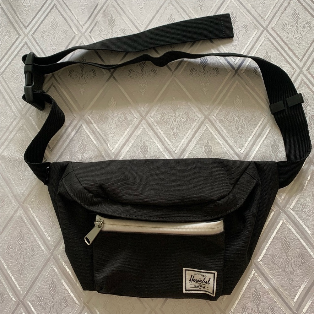 Herschel Supply Company Black Belt Bag Compact and Durable
